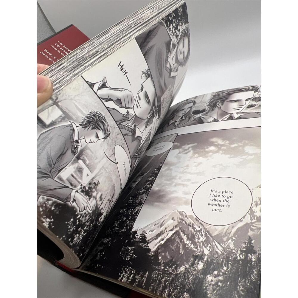 Twilight: The Graphic Novel, Volume 1 - Picture 4 of 6
